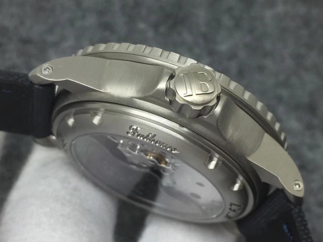 ZF Factory Blancpain Fifty Fathoms mavi kadranlı titanyum kasa replikası nasıl? — 7. fotoğraf