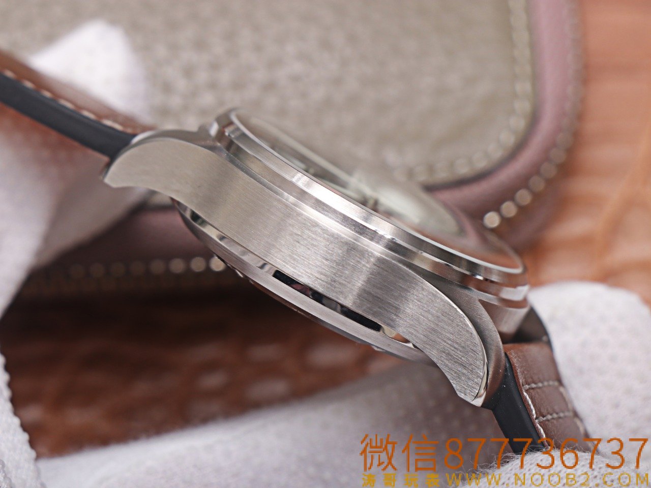 ZF Factory IWC Pilot kronograf IWC377726 serisi yeşil kadranlı replika saatin işçiliği nasıl? — 7. fotoğraf