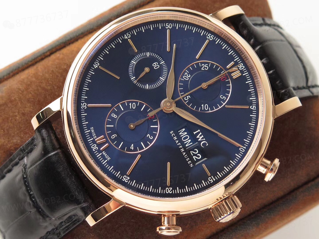 ZF Factory IWC Portofino Kronograf, roze altın kasa mavi kadran incelemesi — 6. fotoğraf