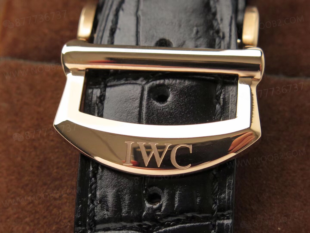 ZF Factory IWC Portofino Kronograf, roze altın kasa mavi kadran incelemesi — 10. fotoğraf
