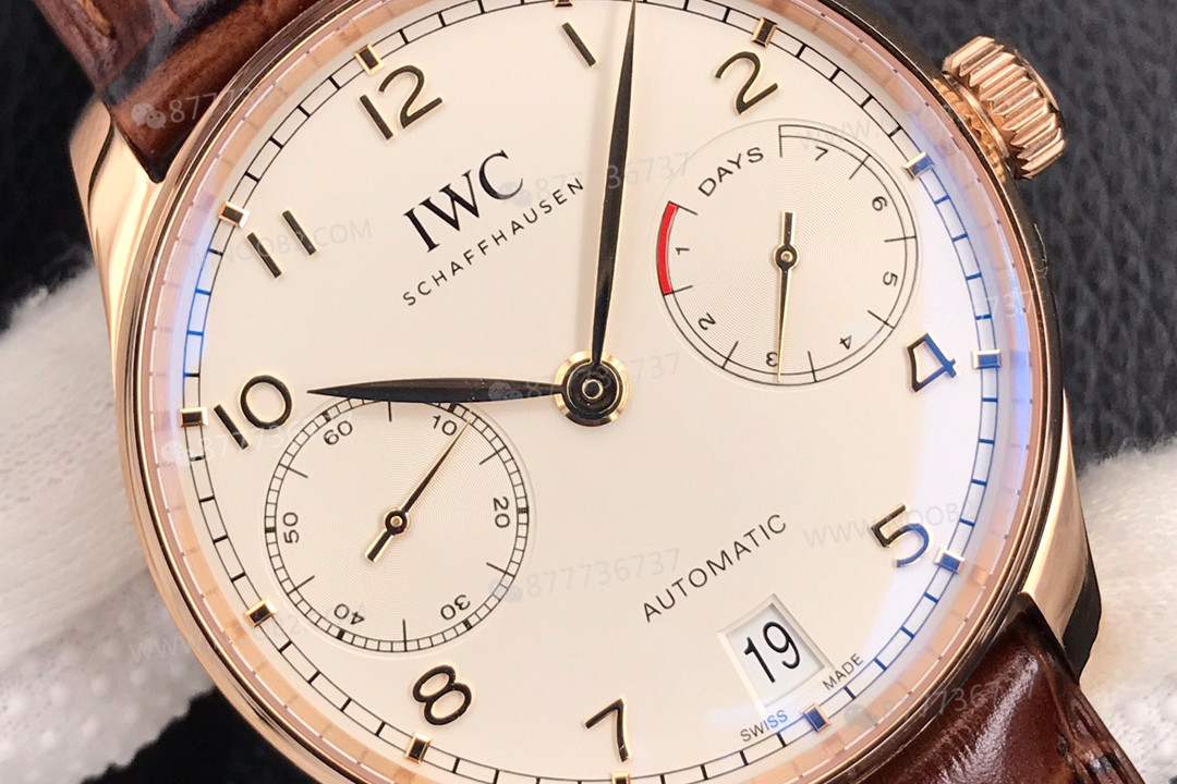 ZF Factory IWC Portugieser 7 Gün V5 Rose Gold işçiliği ilk bakışta belli olur mu? — 4. fotoğraf