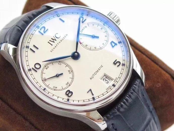 ZF Factory IWC Portugieser Seri 7 mavi akrep-yelkovanlı replika saati hangi seviyede? Orijinaliyle karıştırılabilir mi? — 11. fotoğraf