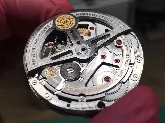 ZF Factory IWC Portugieser Seri 7 mavi akrep-yelkovanlı replika saati hangi seviyede? Orijinaliyle karıştırılabilir mi? — 33. fotoğraf