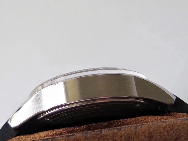 ZF Factory Miyota 9015 Mekanizmalı Siyah Kauçuk Kayışlı Replika Jaeger LeCoultre Polaris — 7. fotoğraf