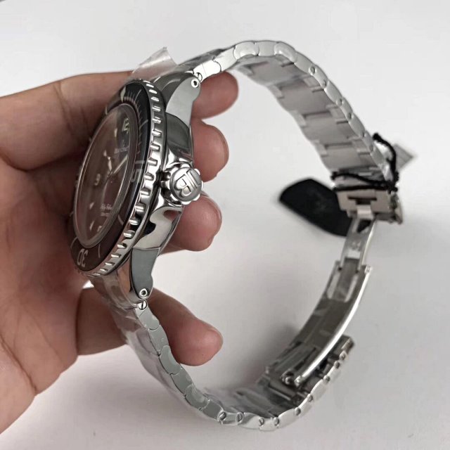Kurma Kolu Üzerindeki Blancpain Logosu