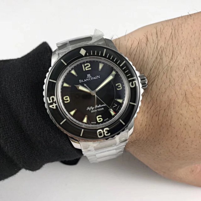 Blancpain Fifty Fathoms Paslanmaz Çelik Saat Kol Üstü Çekim