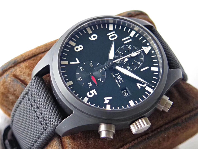 ZF Factory Replika IWC Top Gun Miramar IW389001 ve IW389002 Seramik Saatler Yayınlandı — 4. fotoğraf
