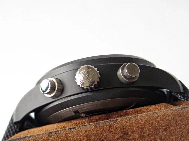 ZF Factory Replika IWC Top Gun Miramar IW389001 ve IW389002 Seramik Saatler Yayınlandı — 6. fotoğraf