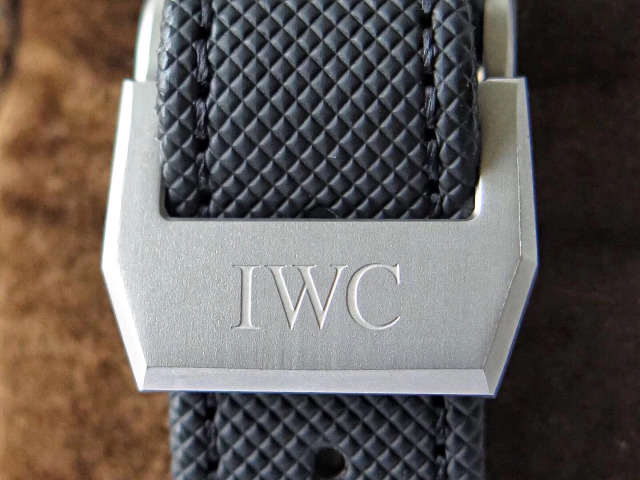 ZF Factory Replika IWC Top Gun Miramar IW389001 ve IW389002 Seramik Saatler Yayınlandı — 9. fotoğraf
