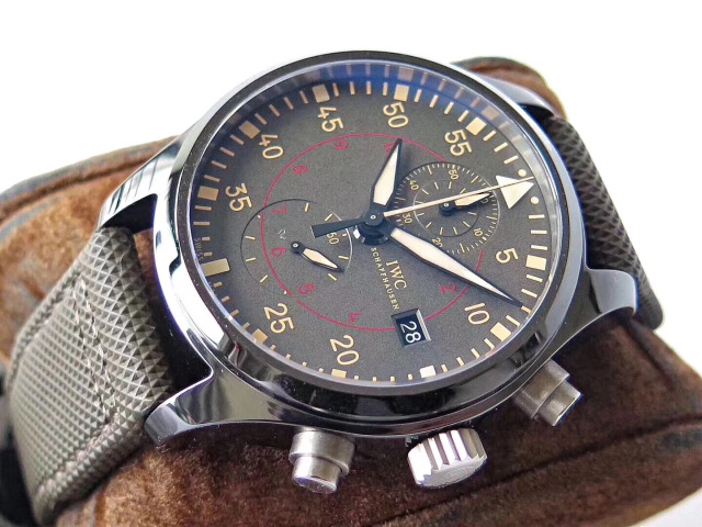 ZF Factory Replika IWC Top Gun Miramar IW389001 ve IW389002 Seramik Saatler Yayınlandı — 14. fotoğraf