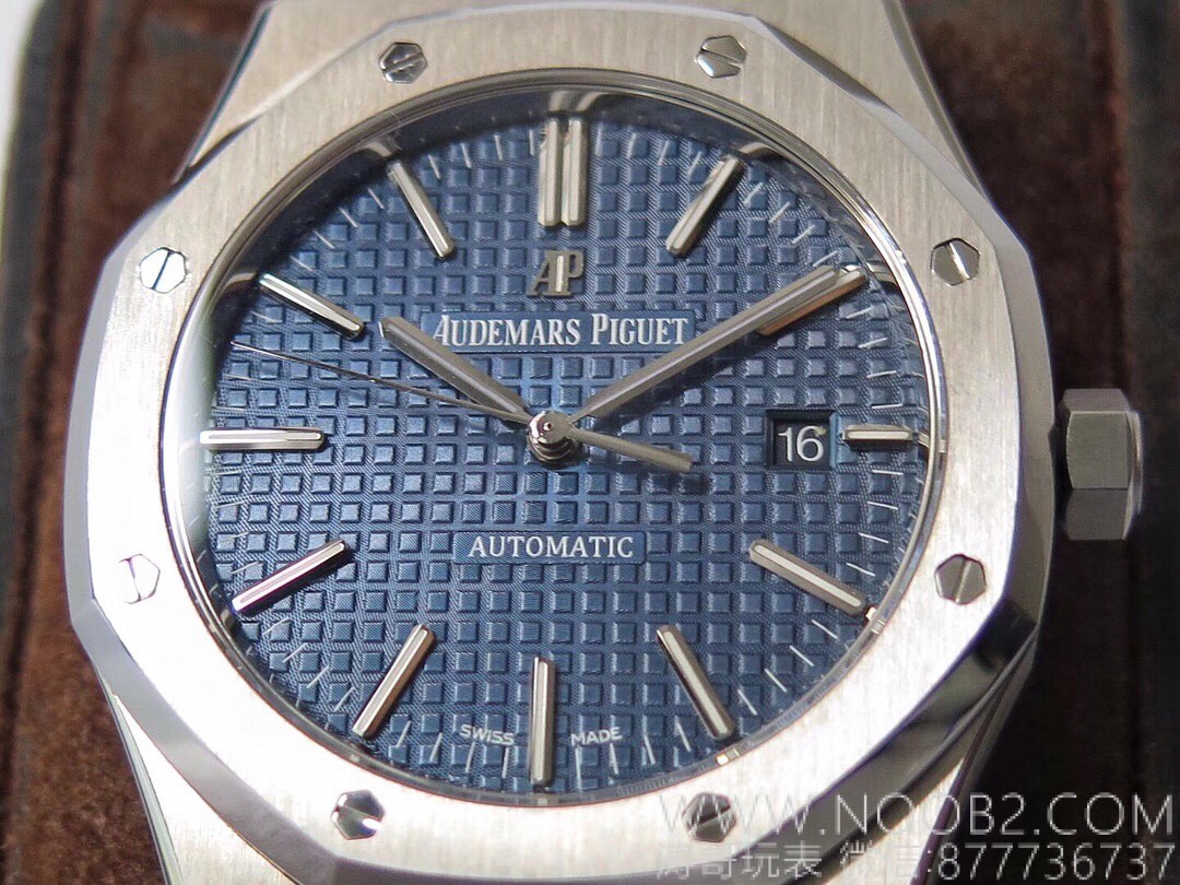 ZF Factory resmi sitesi: Yeni Audemars Piguet Royal Oak 15500 replika saat nasıl? AP 15400 ile karşılaştırıldığında ne fark var? — 7. fotoğraf