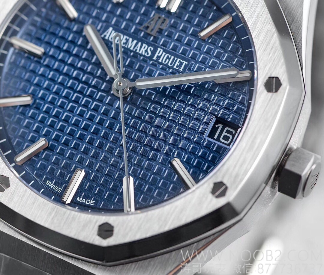 ZF Factory resmi sitesi: Yeni Audemars Piguet Royal Oak 15500 replika saat nasıl? AP 15400 ile karşılaştırıldığında ne fark var? — 8. fotoğraf