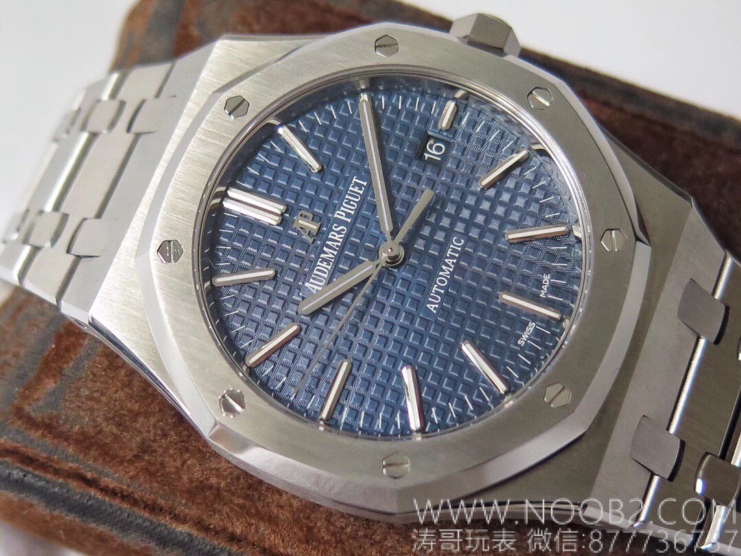 ZF Factory resmi sitesi: Yeni Audemars Piguet Royal Oak 15500 replika saat nasıl? AP 15400 ile karşılaştırıldığında ne fark var? — 9. fotoğraf