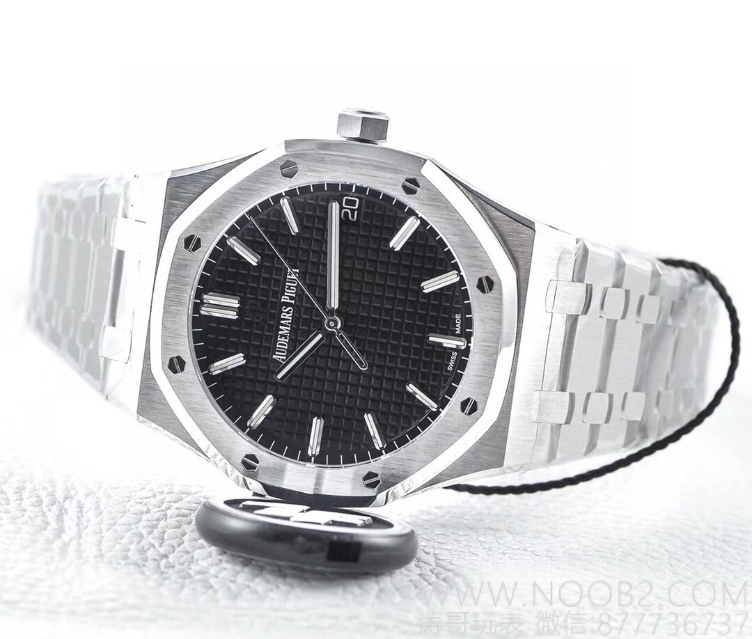 ZF Factory resmi sitesi: Yeni Audemars Piguet Royal Oak 15500 replika saat nasıl? AP 15400 ile karşılaştırıldığında ne fark var? — 23. fotoğraf