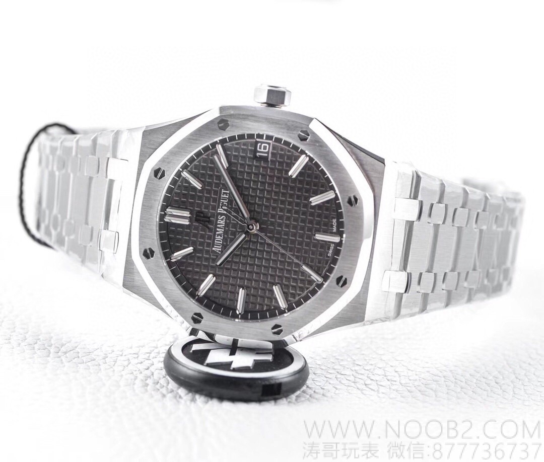 ZF Factory resmi sitesi: Yeni Audemars Piguet Royal Oak 15500 replika saat nasıl? AP 15400 ile karşılaştırıldığında ne fark var? — 24. fotoğraf