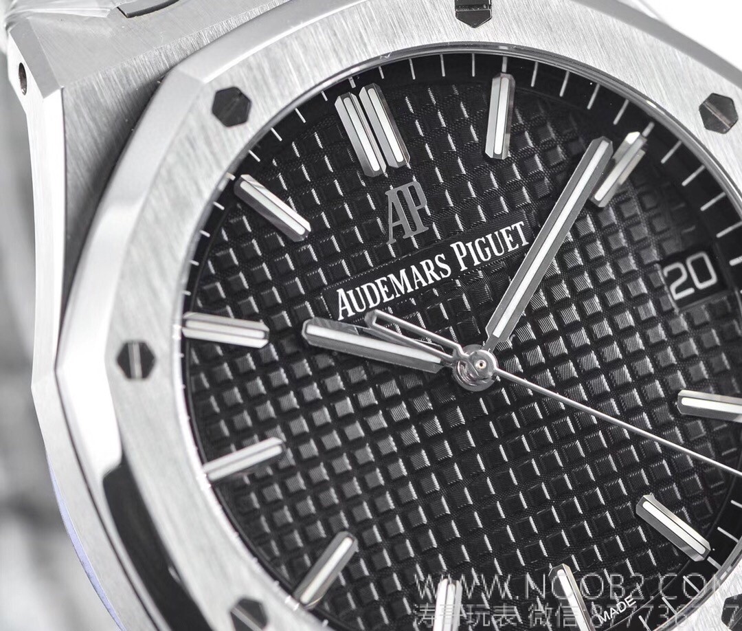ZF Factory resmi sitesi: Yeni Audemars Piguet Royal Oak 15500 replika saat nasıl? AP 15400 ile karşılaştırıldığında ne fark var? — 25. fotoğraf