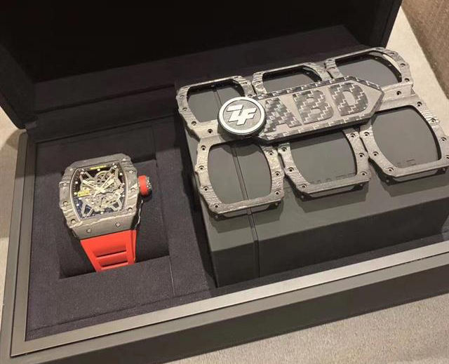 ZF Factory Richard Mille RM035-2 ABD İşbirliği Modifiye Karbon Fiber Kol Saati İncelemesi — 2. fotoğraf