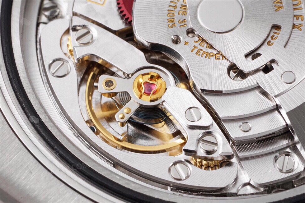 ZF Factory Rolex Yeşil Su Hayaletinin orijinal ve piyasadaki versiyonlarla karşılaştırması — 32. fotoğraf