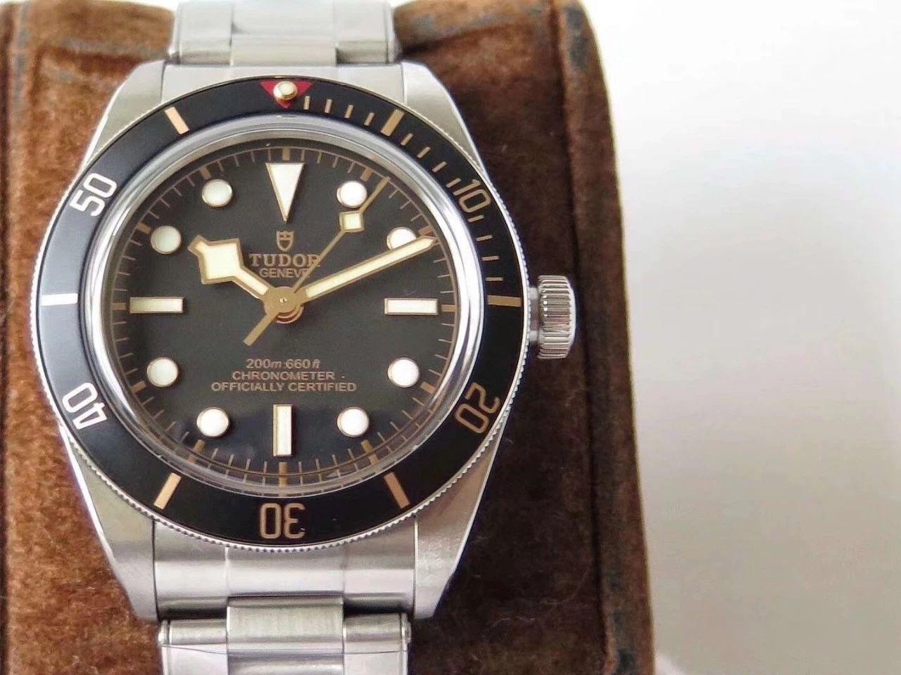 ZF Factory Tudor Black Bay 1958 Küçük Siyah Kalkan M79030 Vintage Saat 39 MM Orijinal Karşılaştırmalı İnceleme — 1. fotoğraf