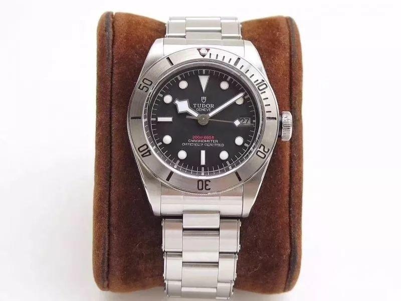 ZF Factory Tudor Black Bay 79730 Small Steel Shield 41 mm replika saat gerçekten nasıl? Orijinalle karşılaştırmalı incelemeye bakalım — 11. fotoğraf