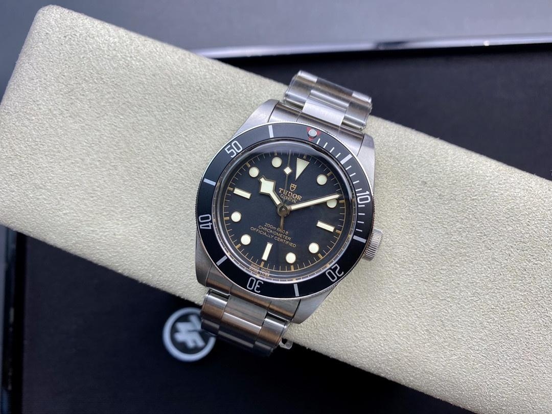ZF Factory Tudor Black Bay küçük siyah çiçek serisi m79230 replika saat ilk bakışta belli olur mu? — 1. fotoğraf
