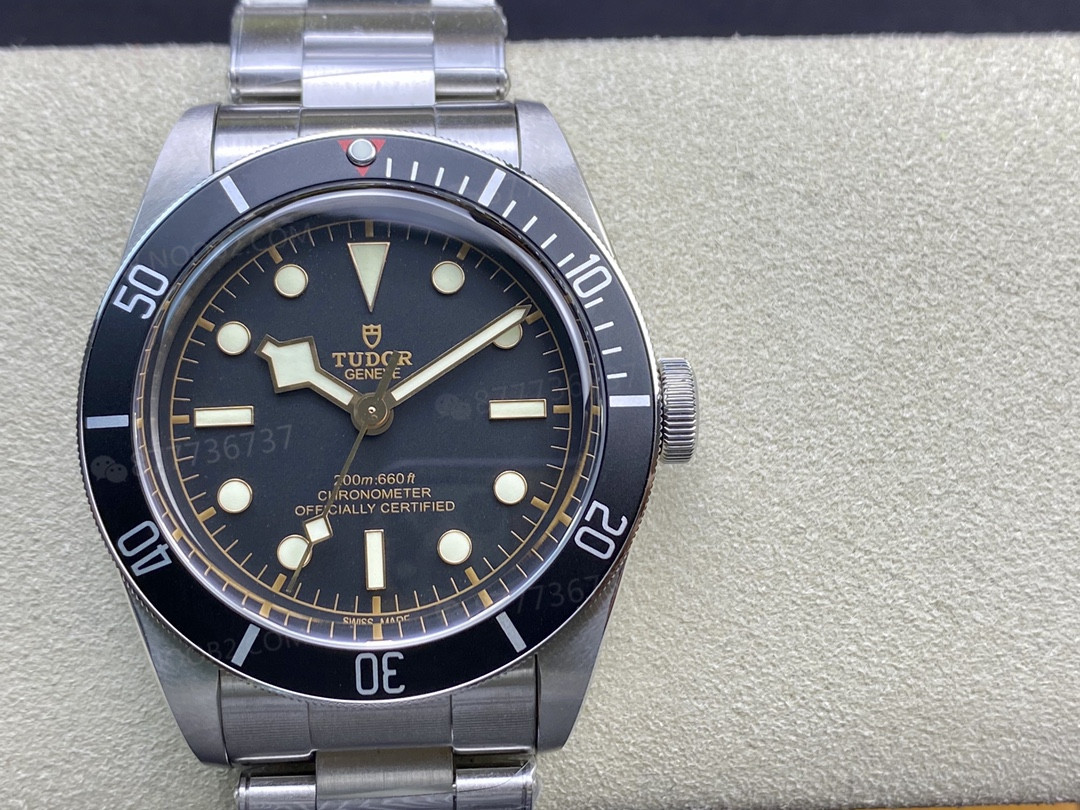 ZF Factory Tudor Black Bay küçük siyah çiçek serisi m79230 replika saat ilk bakışta belli olur mu? — 4. fotoğraf