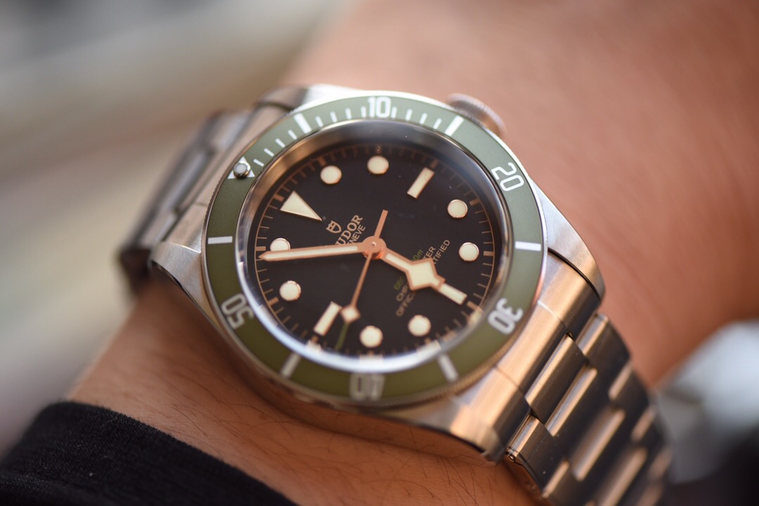 ZF Factory Tudor Black Bay küçük yeşil çiçek/yeşil su hayaleti dalış vintage yeşil bezel özel versiyon replika saat incelemesi — 2. fotoğraf