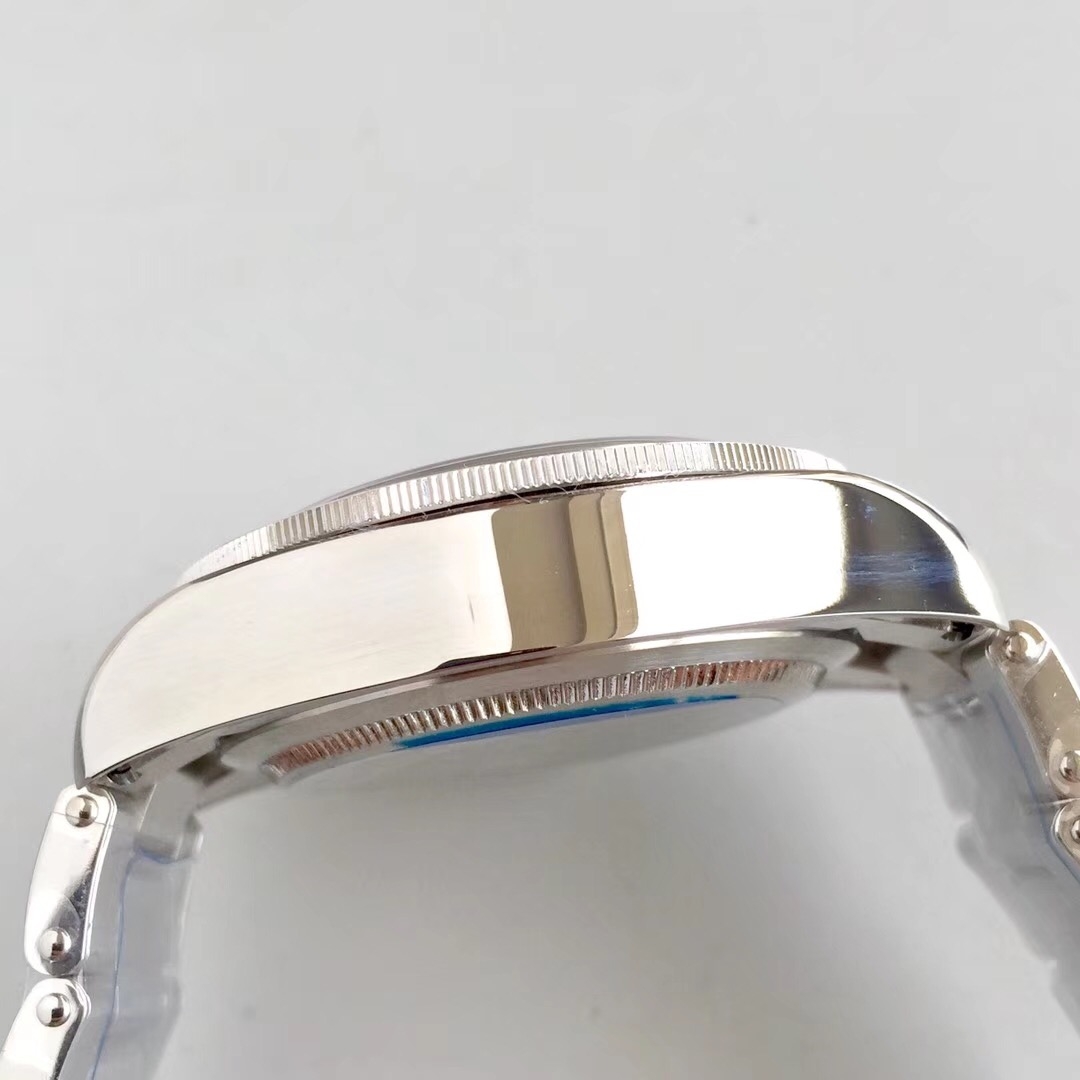 ZF Factory Tudor Black Bay küçük yeşil çiçek/yeşil su hayaleti dalış vintage yeşil bezel özel versiyon replika saat incelemesi — 10. fotoğraf
