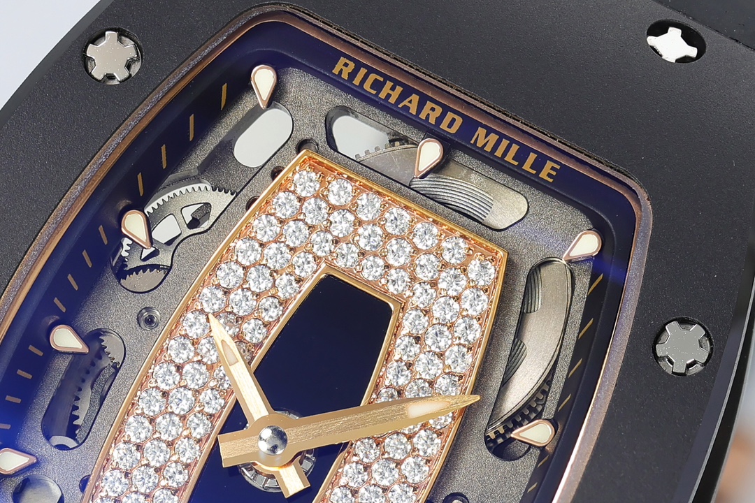 ZF Factory2055 zarif geleneğini sürdürüyor: 'Saat dünyasının ilahesi' Richard Mille RM07-1 siyah-beyaz seramik taş döşemeli serisi göz kamaştırıcı biçimde tanıtılıyor — 7. fotoğraf