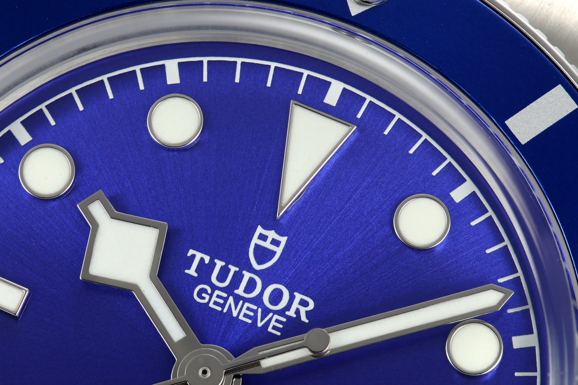 ZF özenli replika | Tudor Black Bay 54 M79000: Zamanla olgunlaşan retro klasik, bileğinizde sade ama etkileyici bir duruş — 3. fotoğraf