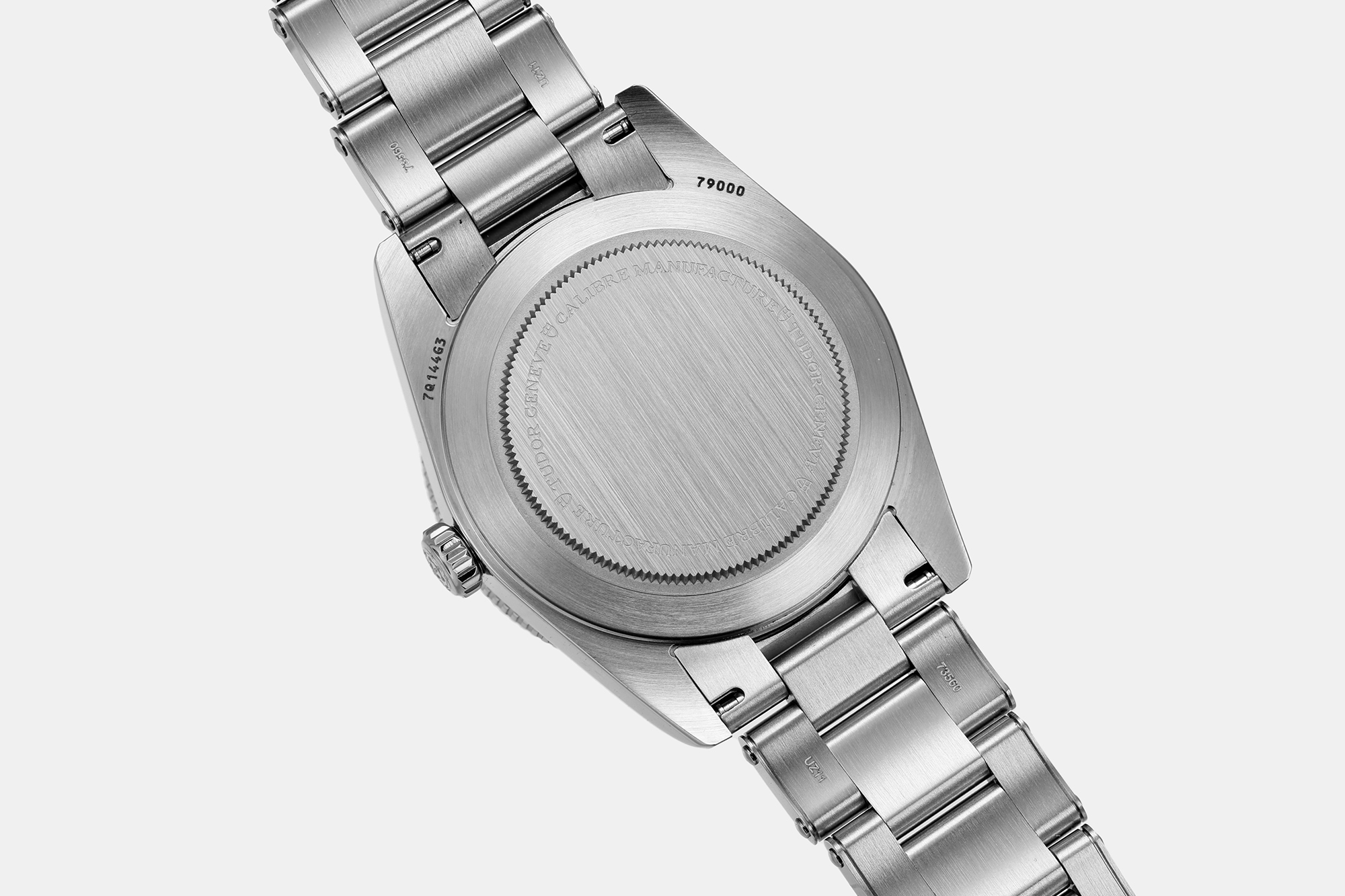 ZF özenli replika | Tudor Black Bay 54 M79000: Zamanla olgunlaşan retro klasik, bileğinizde sade ama etkileyici bir duruş — 8. fotoğraf