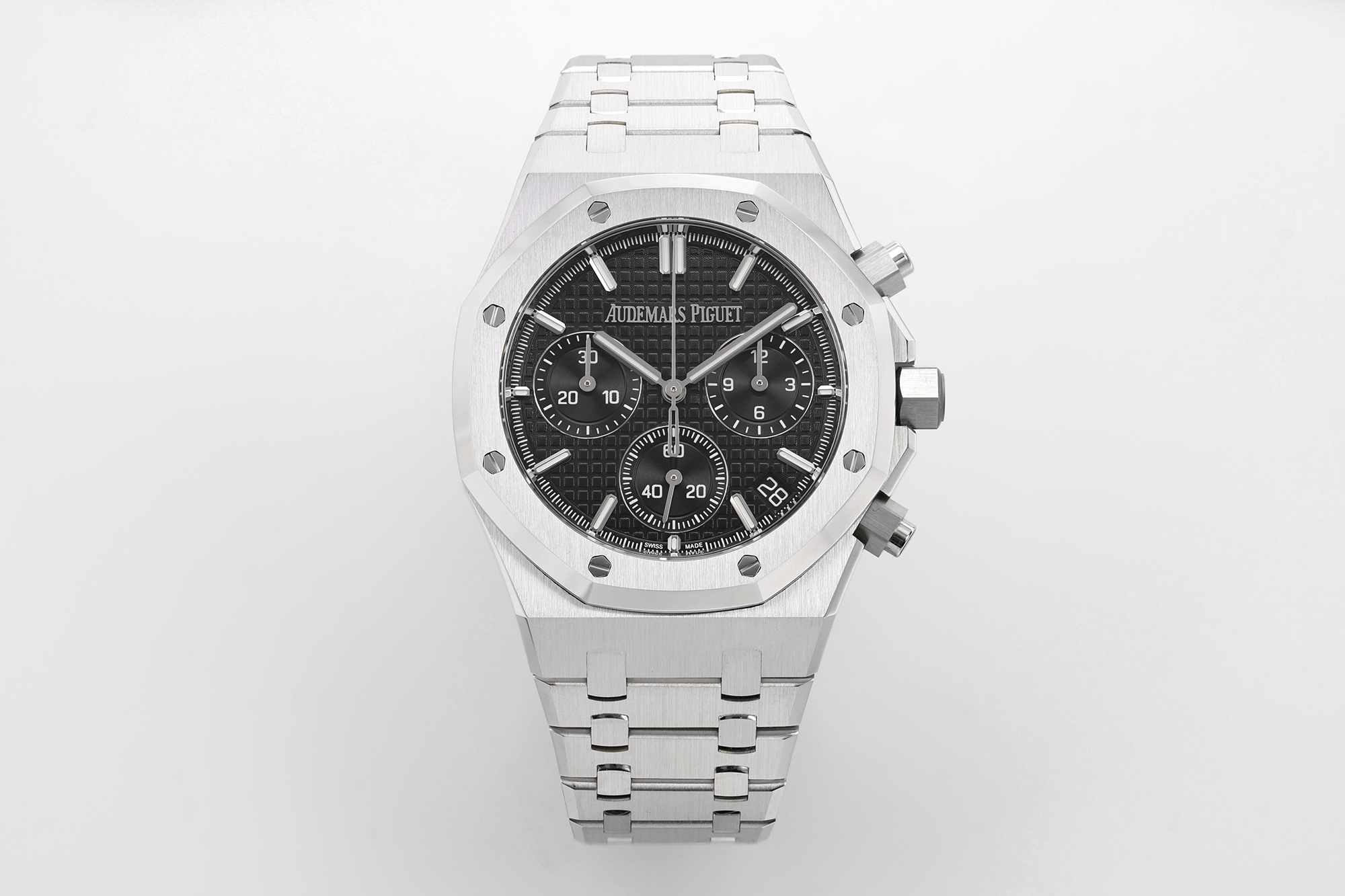 ZF Yeni Ürün | Zamanla Olgunlaşan, Keskin Hatlarında Gizli Güç — Audemars Piguet Royal Oak 26240 — 1. fotoğraf
