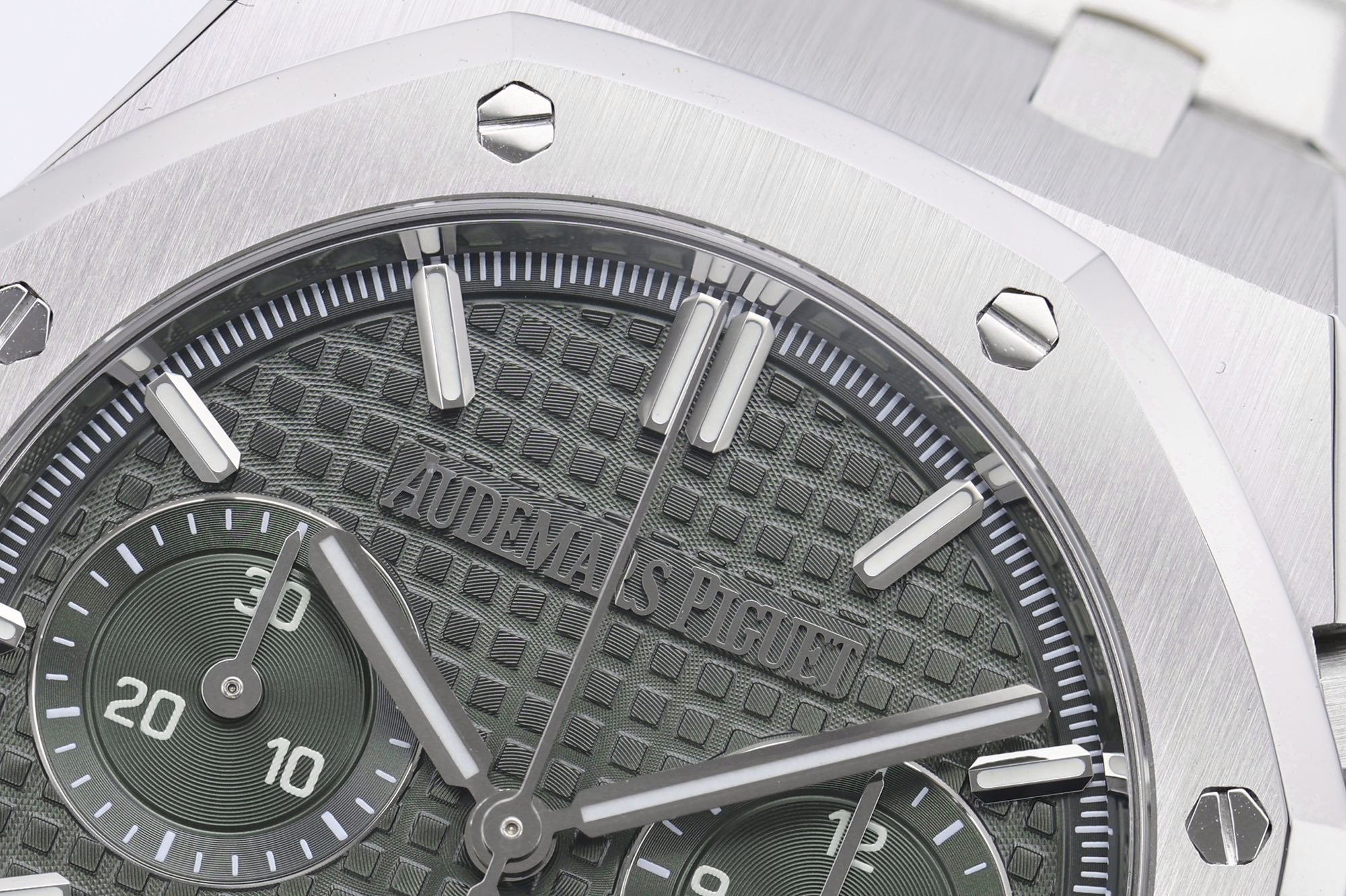 ZF Yeni Ürün | Zamanla Olgunlaşan, Keskin Hatlarında Gizli Güç — Audemars Piguet Royal Oak 26240 — 33. fotoğraf