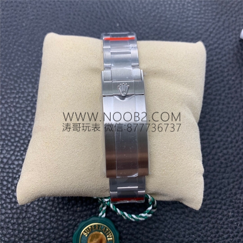 ZZ Factory Black Bay Rolex Submariner 116610 replika saatin orijinalle karşılaştırmalı incelemesi — 15. fotoğraf
