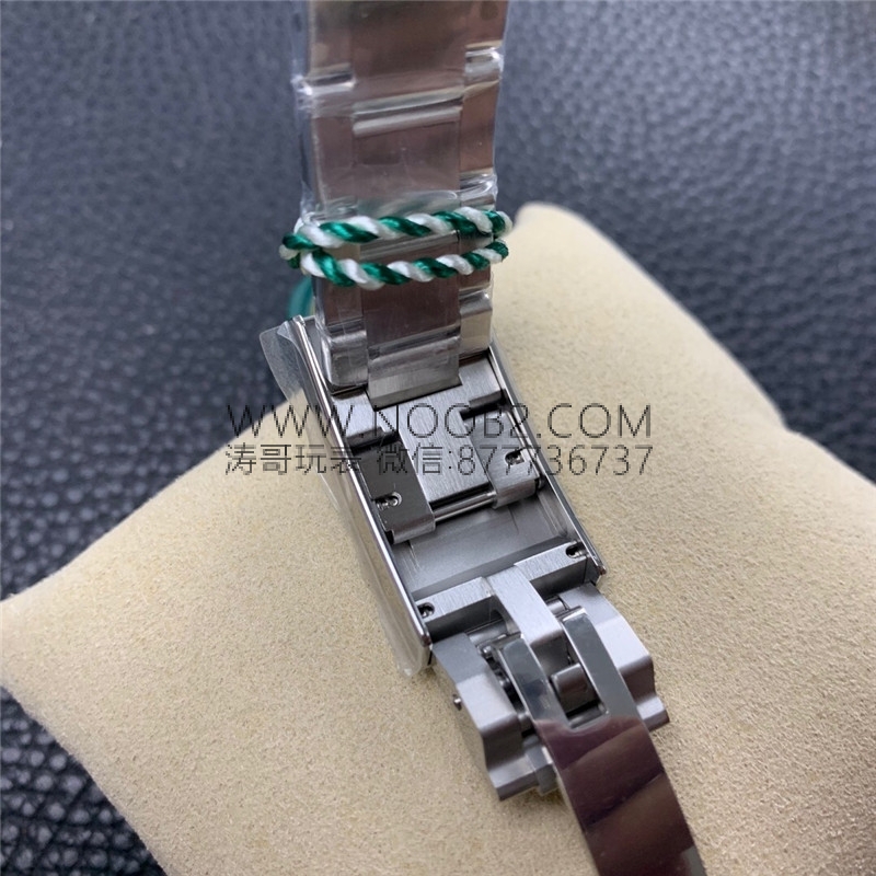 ZZ Factory Black Bay Rolex Submariner 116610 replika saatin orijinalle karşılaştırmalı incelemesi — 17. fotoğraf