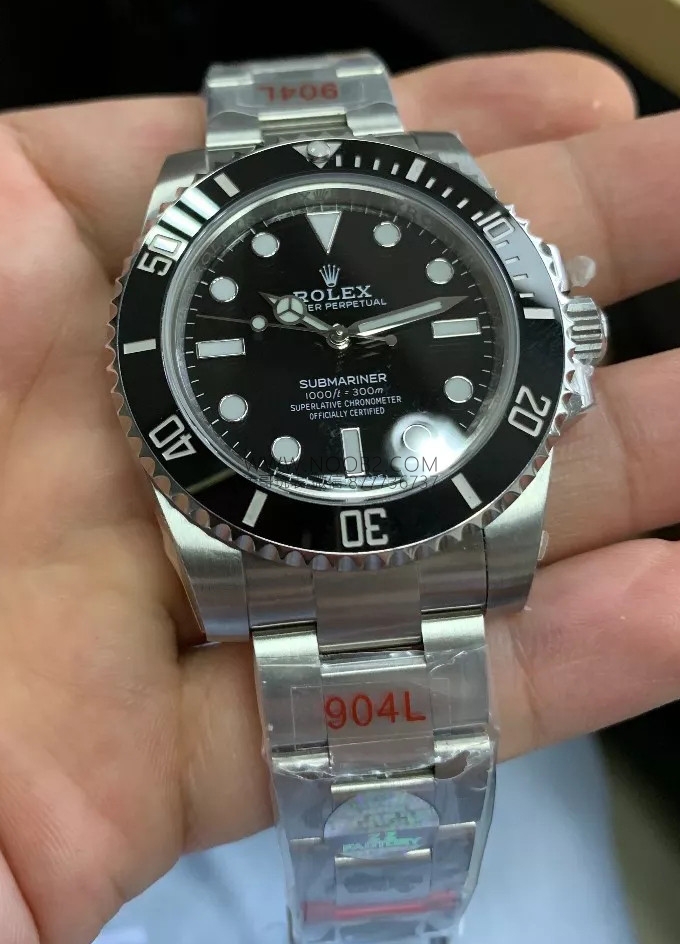 ZZF Factory Rolex Tarihsiz Siyah Submariner 3130 Mekanizmalı 114060-97200 Replika ile Orijinal Karşılaştırmalı İnceleme — 10. fotoğraf