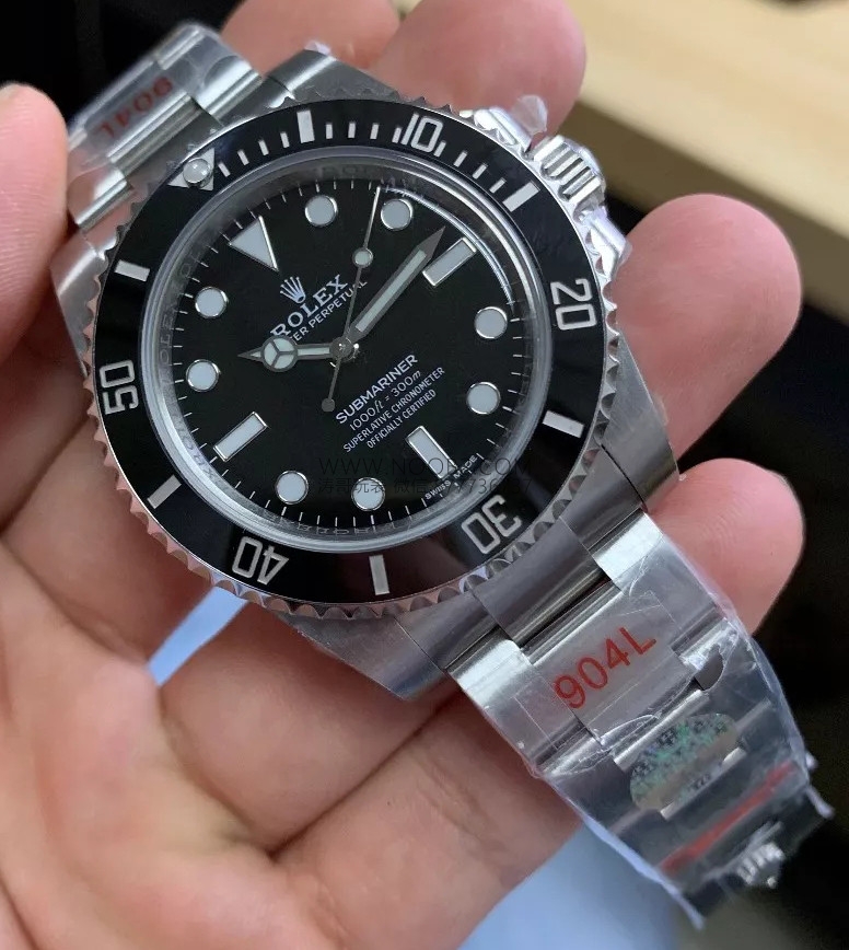 ZZF Factory Rolex Tarihsiz Siyah Submariner 3130 Mekanizmalı 114060-97200 Replika ile Orijinal Karşılaştırmalı İnceleme — 14. fotoğraf