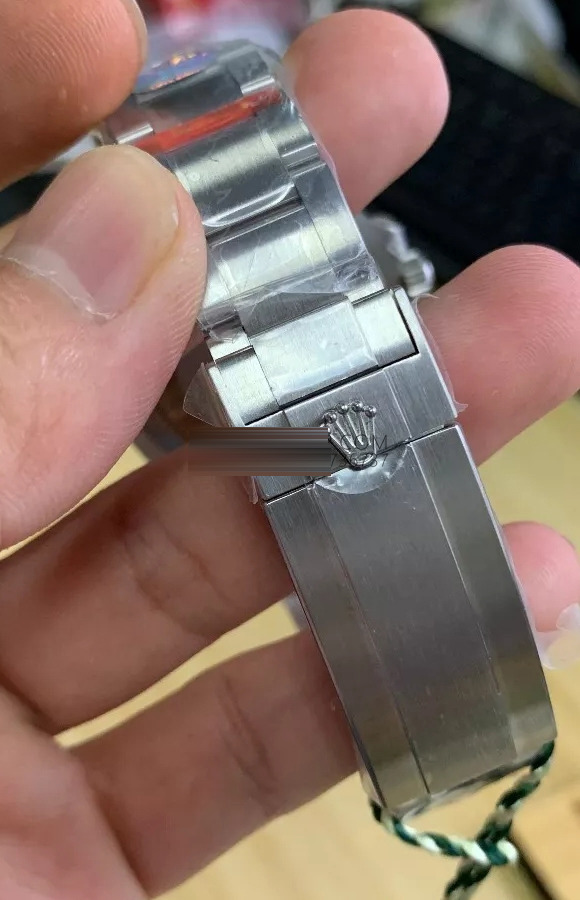 ZZF Factory Rolex Tarihsiz Siyah Submariner 3130 Mekanizmalı 114060-97200 Replika ile Orijinal Karşılaştırmalı İnceleme — 19. fotoğraf